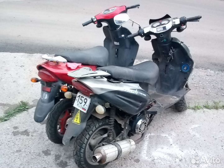 Продам скутера 150 на ходу красный не на ходу