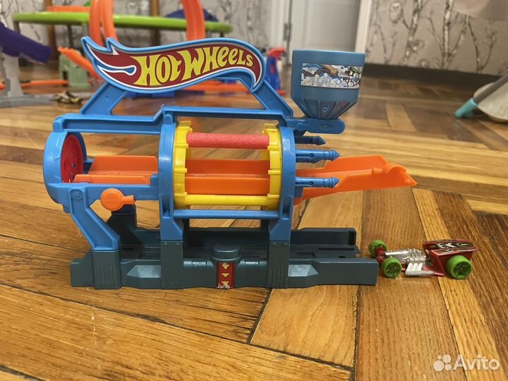 Hot wheels трек и допы