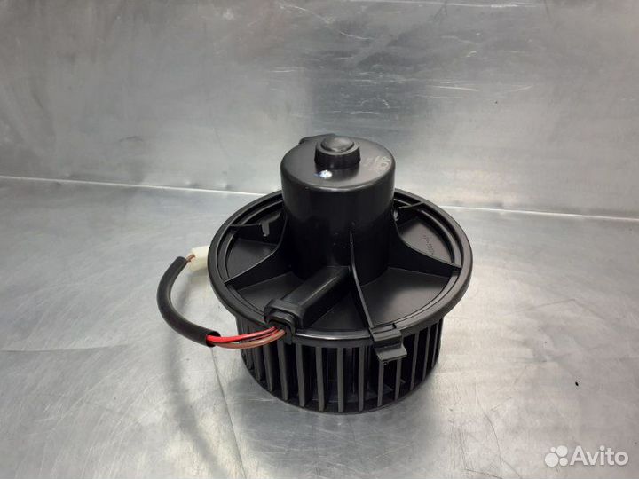 Моторчик отопителя Volkswagen Passat B3