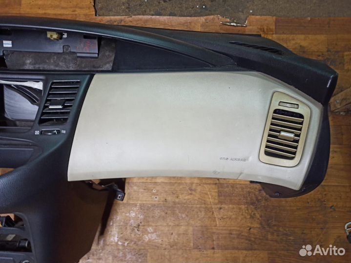 Торпедо Nissan Primera P12E