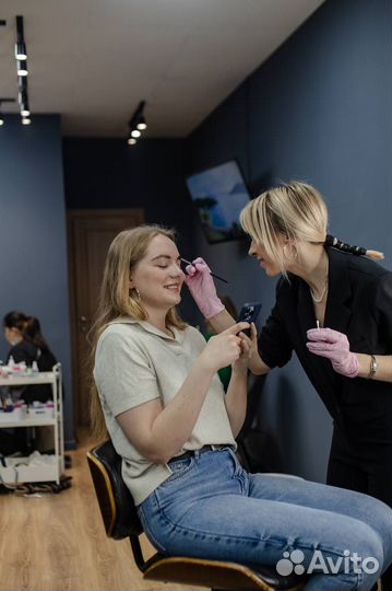 Бровист-визажист