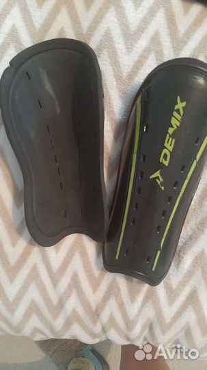 Футбольная защита голени