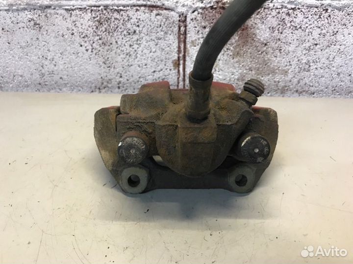 Суппорт тормозной задний правый Volvo S80 седан