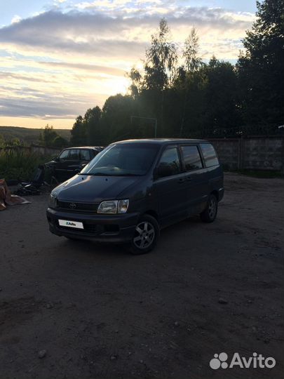 Toyota Lite Ace Noah 2.2 AT, 1997, 395 300 км