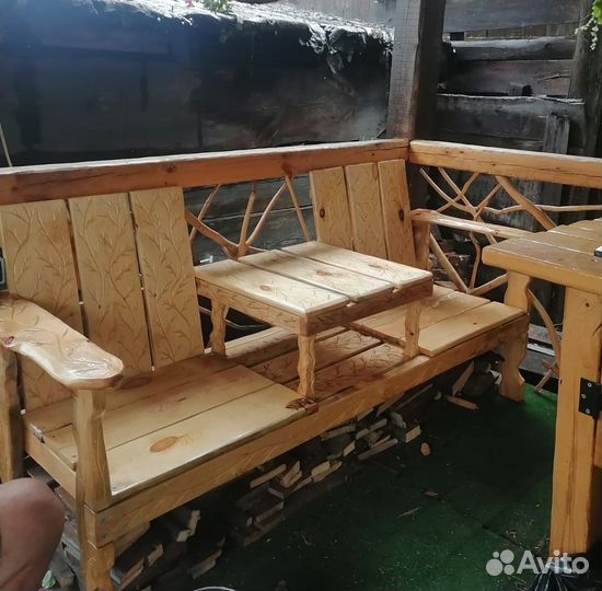 Скамейка деревянная