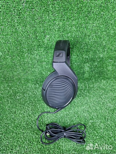 Студийные наушники Sennheiser HD 200 PRO