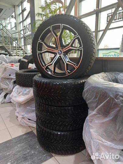 Nokian Tyres Hakkapeliitta 9 SUV 275/45 R21 и 315/40 R21