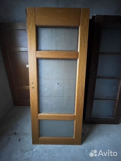 Продам б/у 3 двери массив, 2 двери Шпон