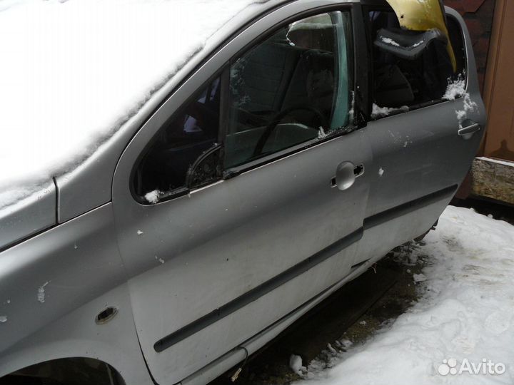 Дверь передняя левая для Peugeot 307