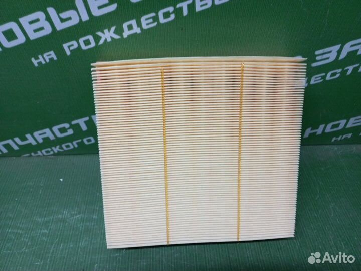 Воздушный фильтр двигателя Opel Omega B 1995