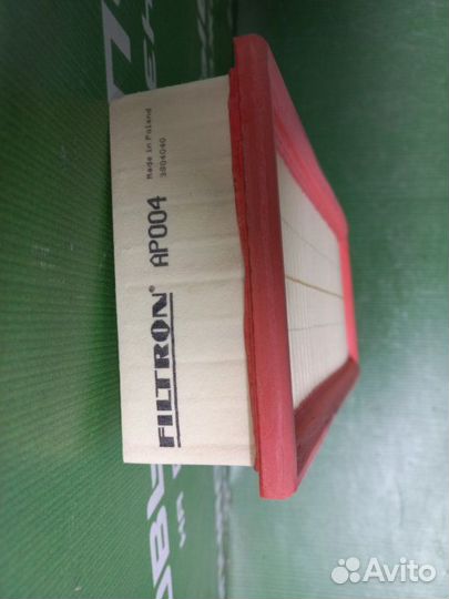 Воздушный фильтр двигателя Audi 80 1989