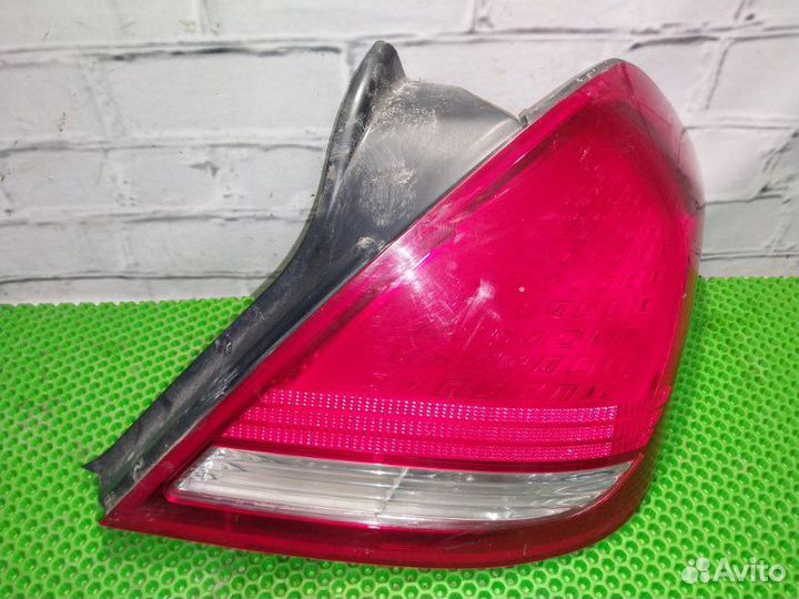 Фонарь задний правый Nissan Teana J31 VQ23DE 2003