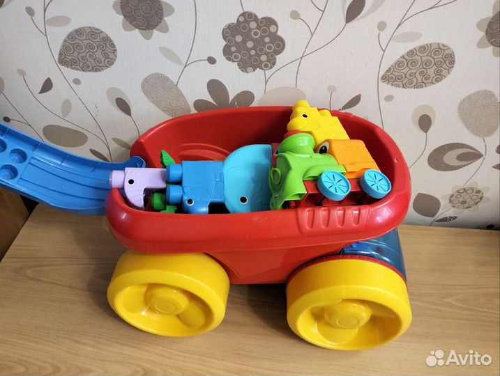 Конструктор Mega blocks. Тележка с кубиками