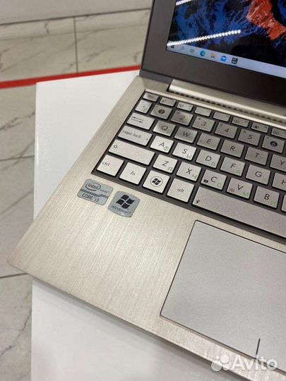 Asus ZenBook UX21E (Core i3, 128gb SSD)