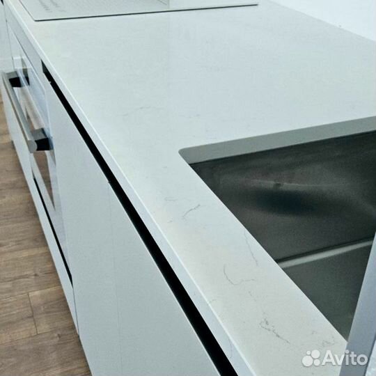 Столешница из акрилового камня