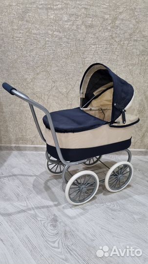 Коляска для кукол