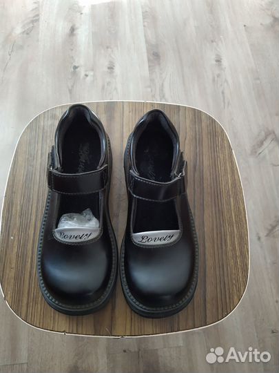 Туфли на девочку, новые. 33 размер