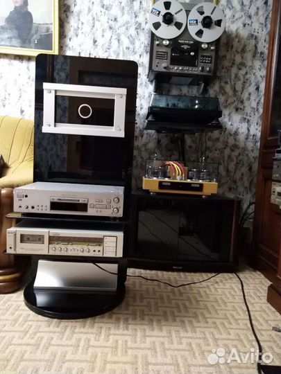 Стойка под аппратуру