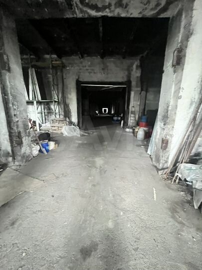 Здание, 1300 м²