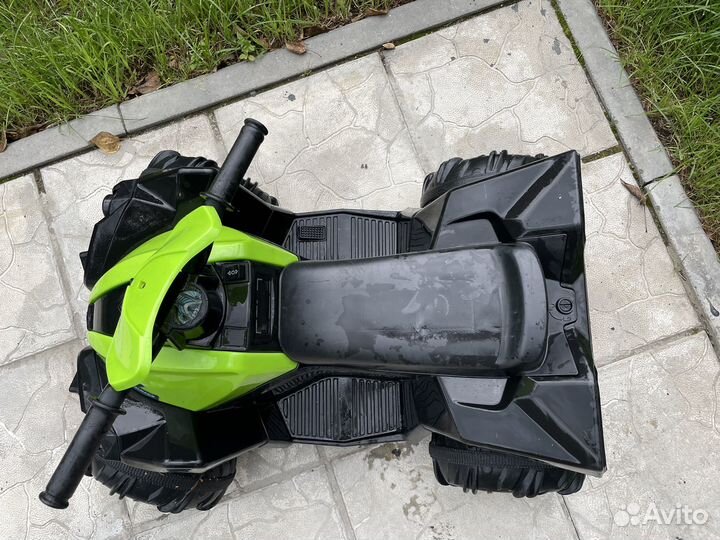 Детский квадроцикл на аккумуляторе