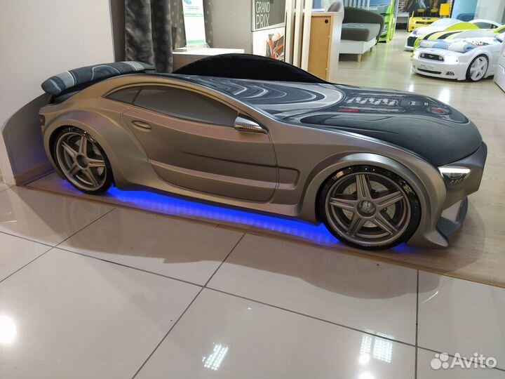 Кровать-машинка