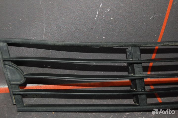 Решетка бампера переднего (центральная) - BMW 7