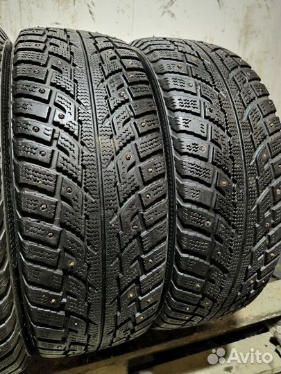 Kumho I'Zen RV Stud KC16 215/60 R17