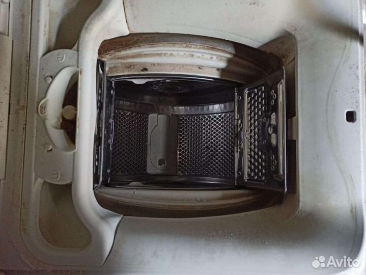 Стиральная машина с вертикальной загрузкой