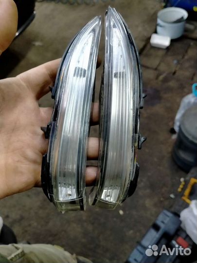 Поворотники на зеркалах vesta