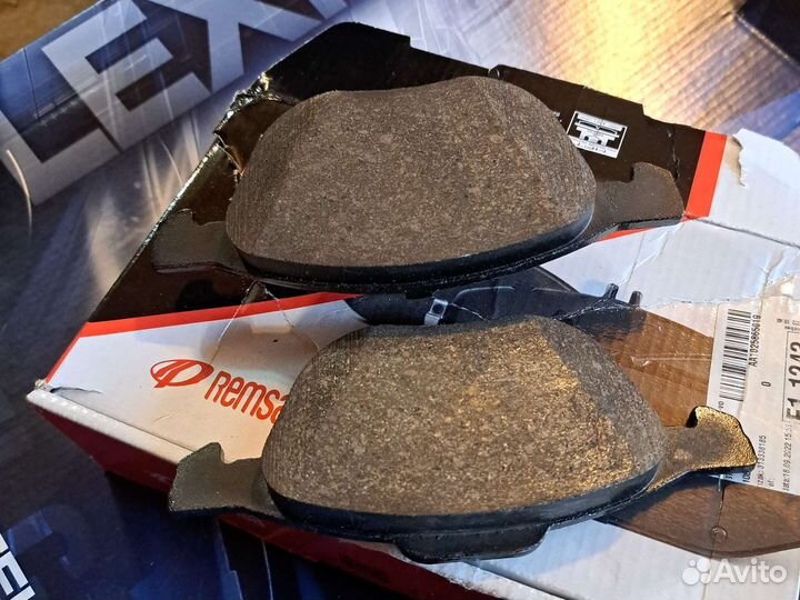 Колодки тормозные передние Форд Фокус 2