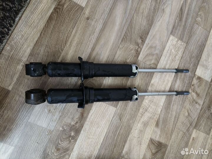 Задний комплект стоек и пружин на Sienta NSP170