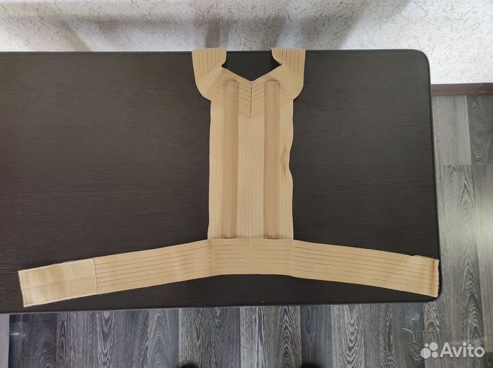 Корректор осанки с моделируемыми ребрами жесткости