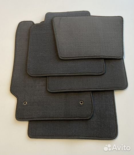 Комплект ворсовых автоковриков Toyota