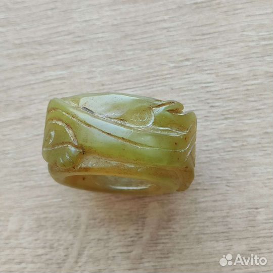 Нефрит резной