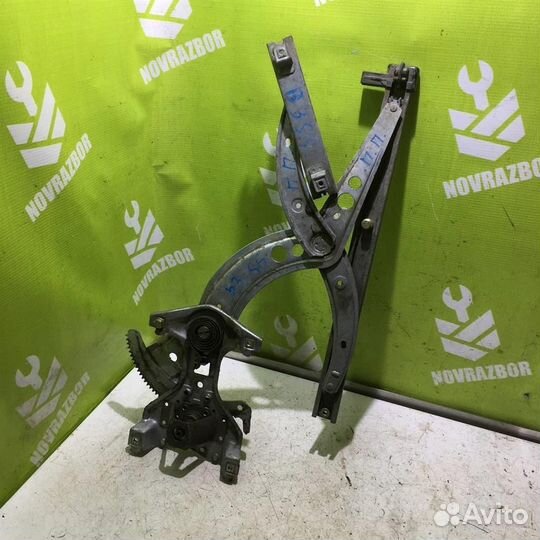 Стеклоподъемник механ. передний правый Фольксваг