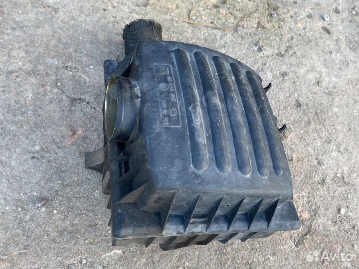 Корпус воздушного фильтра на опель омега б