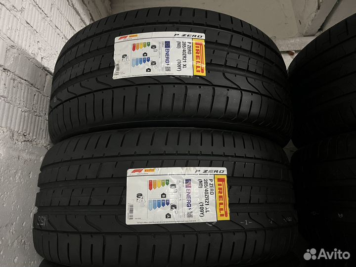 Pirelli P Zero 315/35 R21 и 285/40 R21