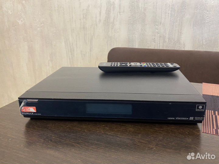 Спутниковое телевидение Ресивер Humax vhdr-3000S