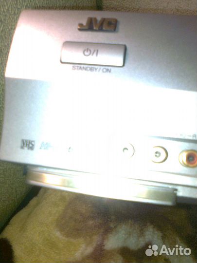 Видеомагнитофон jvcHR J711EE