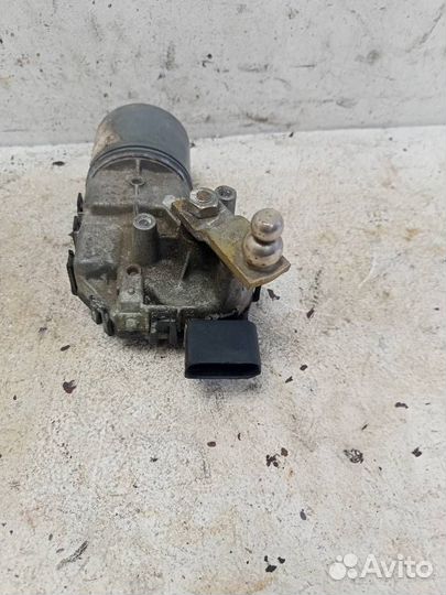 Моторчик стеклоочистителя передний