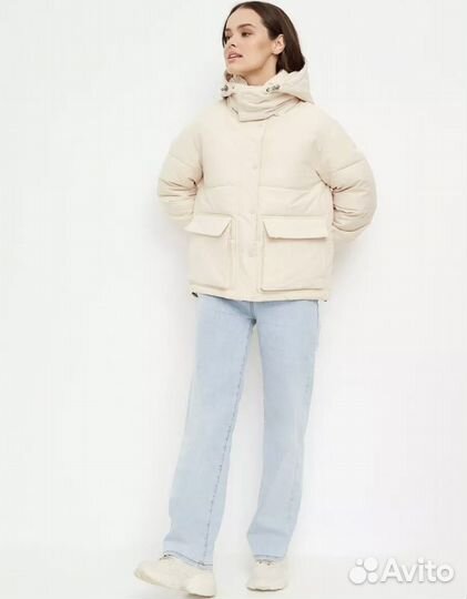 Куртка демисезонная короткая с капюшоном