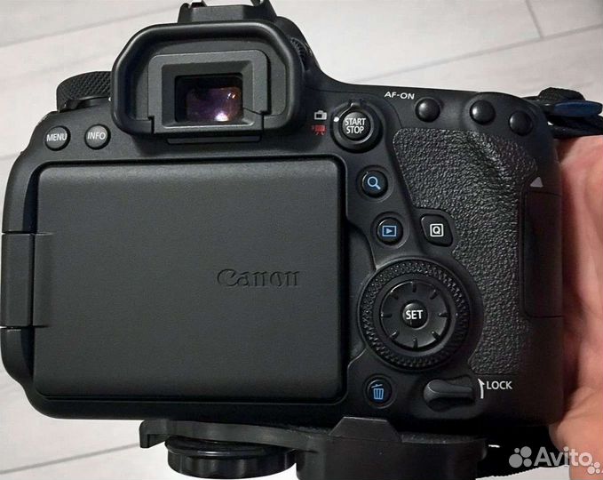 Фотоаппарат Canon EOS 6D Mark II и 50mm f/1.8