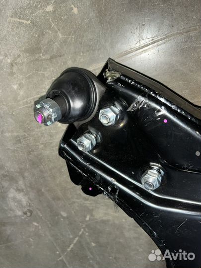 Рычаг подвески MR496795