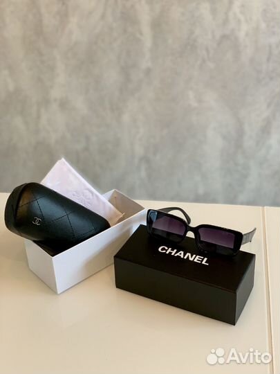 Солнцезащитные очки брендовые