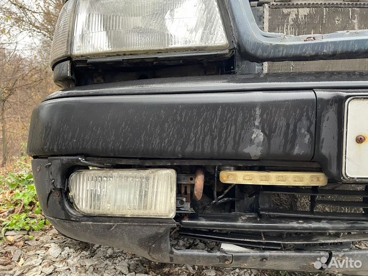 Передний бампер Audi 100 C4