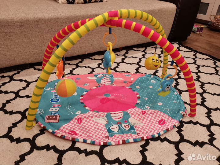 Развивающий коврик с дугами и подвесными игрушками