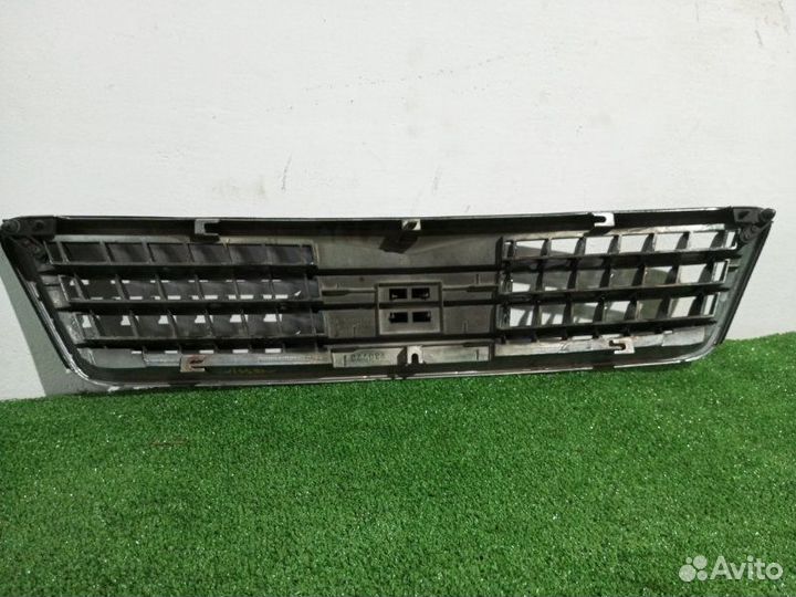 Решетка радиатора Nissan Cefiro A32