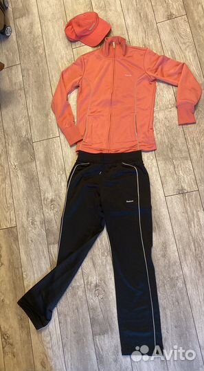 Спортивный костюм Reebok с бейсболкой