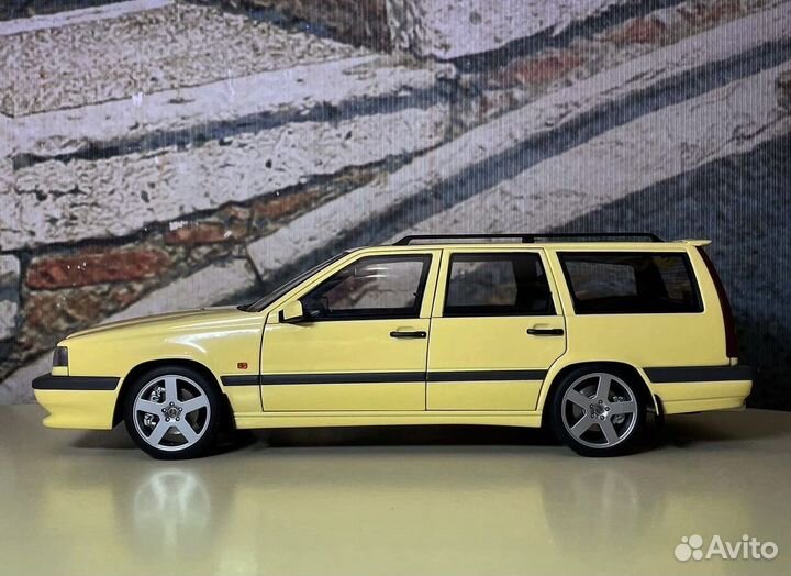 Volvo 850 T-5R 1:18 Autoart