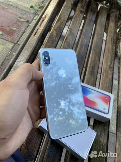 iPhone X, 64 ГБ
